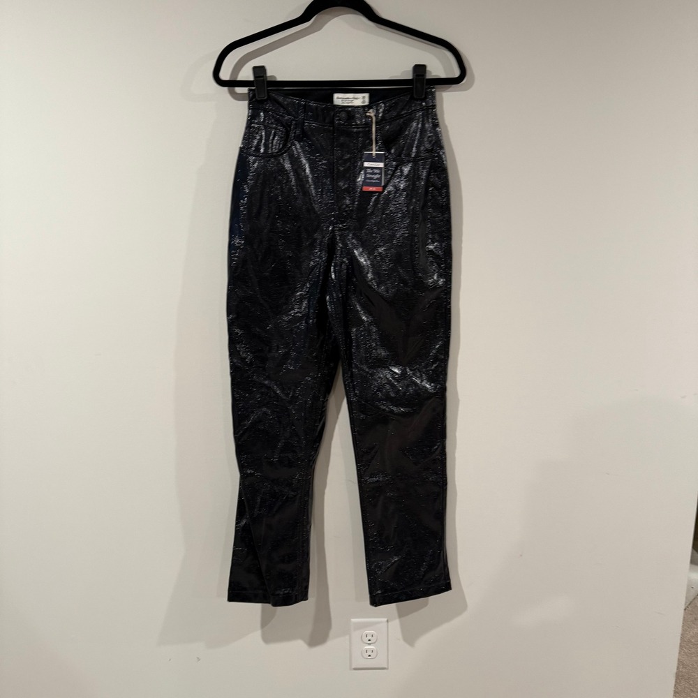 NWT ABERCROMBIE & FITCH The 90s Straight Ultra High Rise Black Faux Leather Pant